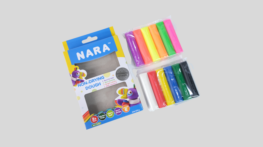 Nara Non Drying Dough; 12 colors, 12 round sticks + cutters & tools 270g